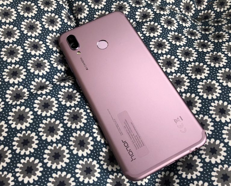 Review Honor Play- Design